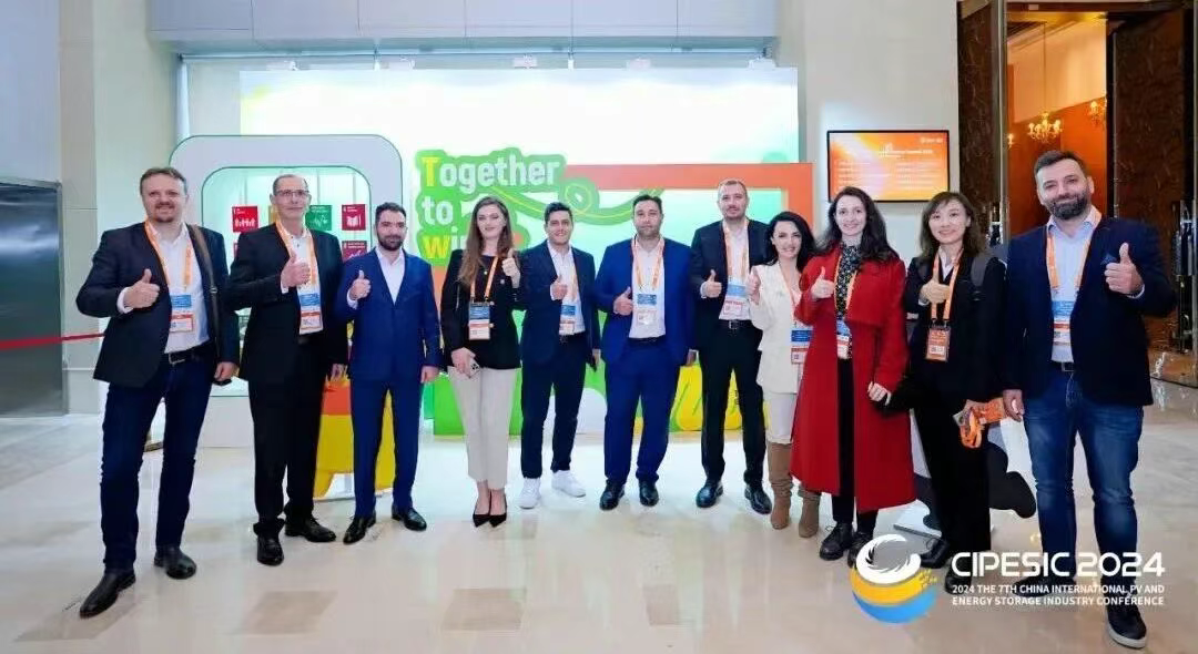 100+海外采购商齐聚！2025第八届中国国际光伏与储能产业大会链接全球商机