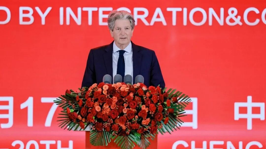 嘉宾致辞 | &ldquo;世界太阳能之父&rdquo;马丁&middot;格林：中国光储正发挥着无可替代的作用！